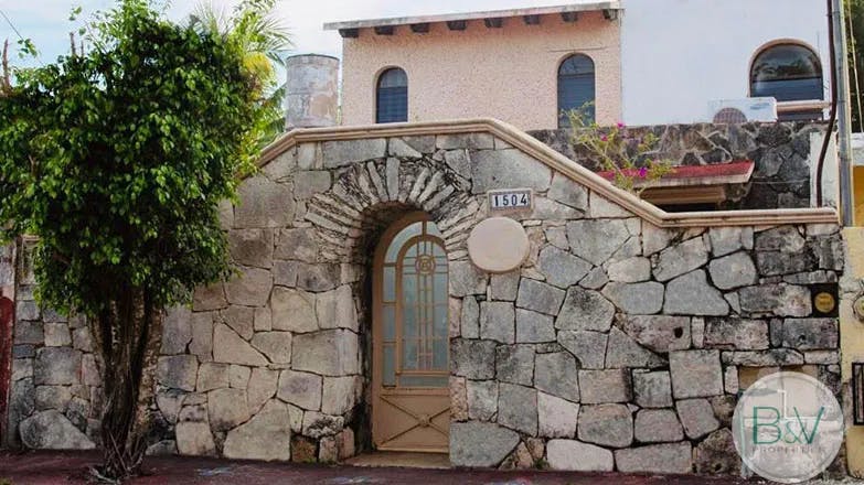 miranda-house-for-sale-bv-properties-cozumel-entrance