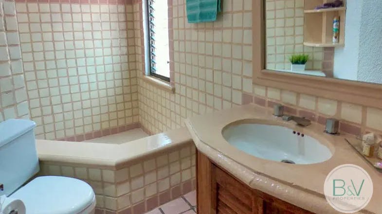 miranda-house-for-sale-bv-properties-cozumel-bathroom